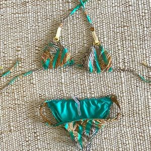 vix turquoise small bottom and medium top